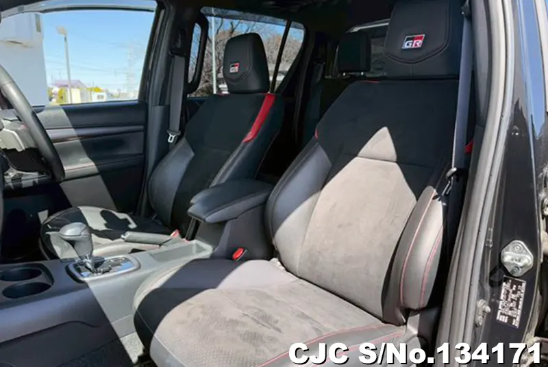 Toyota Hilux in Black for Sale Image 11