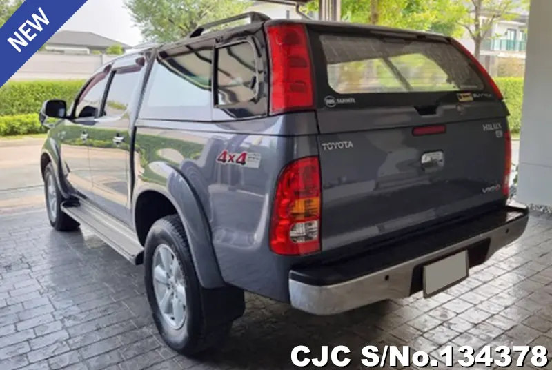 Toyota Hilux in Gray for Sale Image 1
