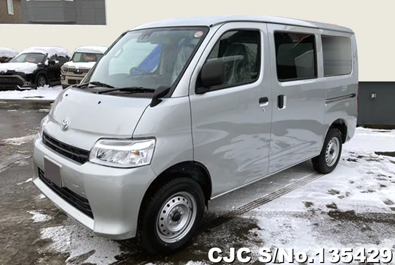 Toyota Townace in Silver for Sale Image 3