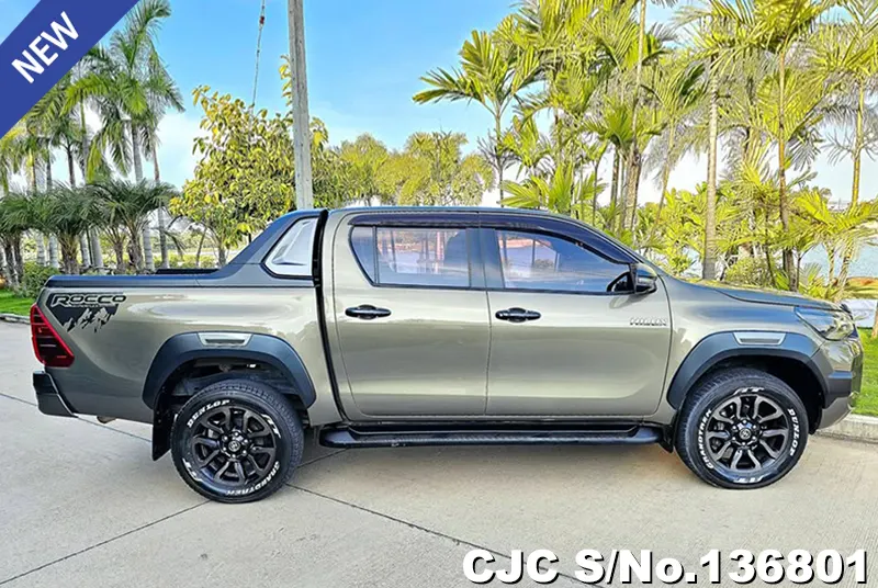 Toyota Hilux in Oxide Bronze Metallic for Sale Image 2