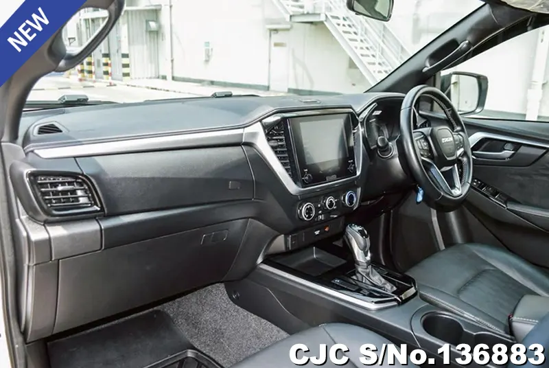 Isuzu D-Max in White for Sale Image 8