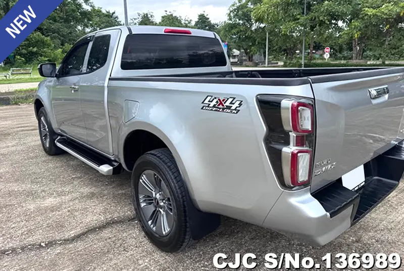 Isuzu D-Max in Gray for Sale Image 1