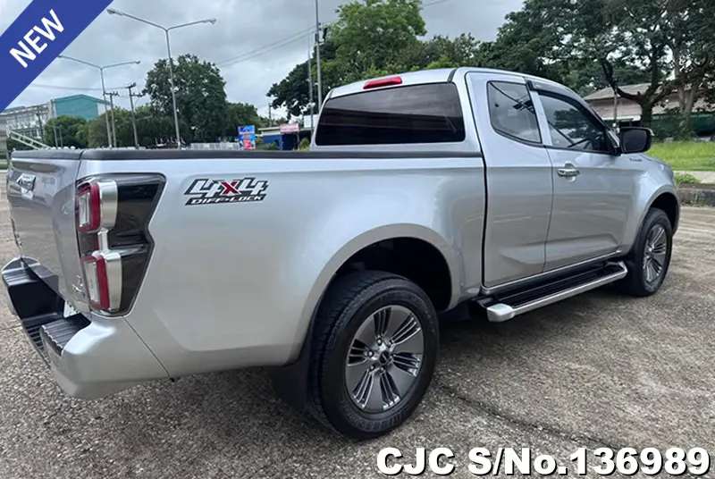 Isuzu D-Max in Gray for Sale Image 2