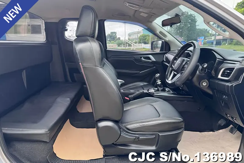 Isuzu D-Max in Gray for Sale Image 9