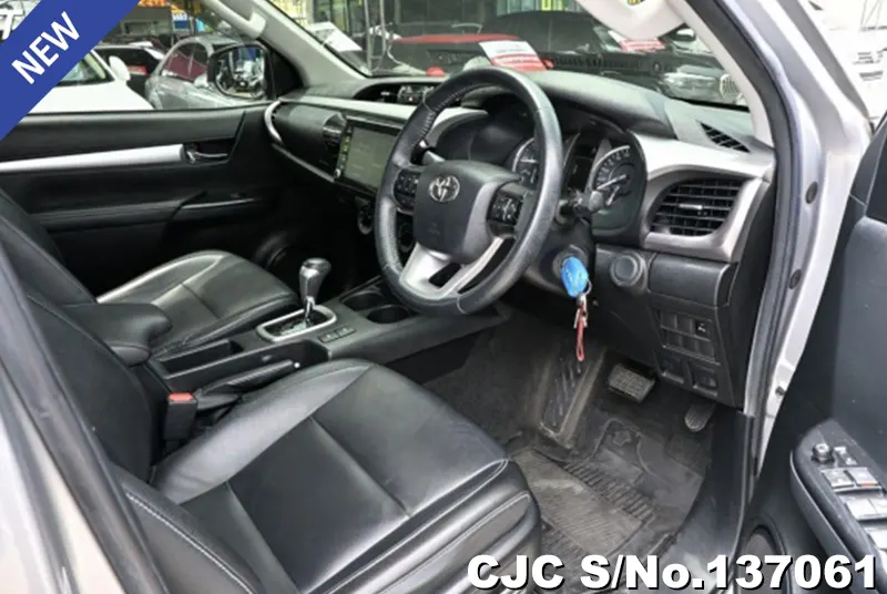 Toyota Hilux in Silver for Sale Image 4
