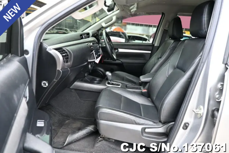 Toyota Hilux in Silver for Sale Image 5
