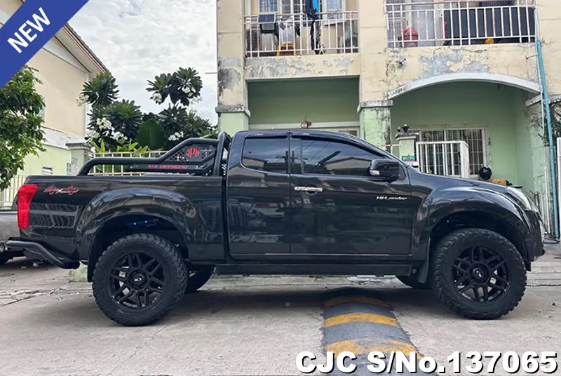Isuzu D-Max in Black for Sale Image 6