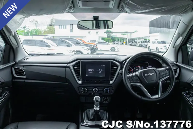 Isuzu D-Max in White for Sale Image 8