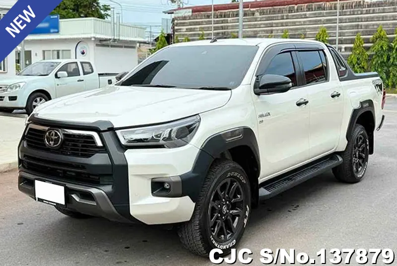 Toyota Hilux in White for Sale Image 3