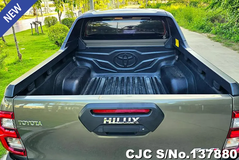 Toyota Hilux in Oxide Bronze Metallic for Sale Image 3