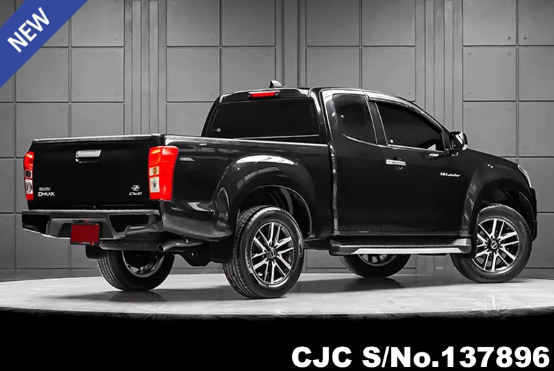Isuzu D-Max in Black for Sale Image 2