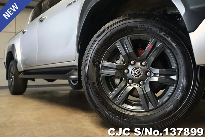 Toyota Hilux in Silver for Sale Image 13
