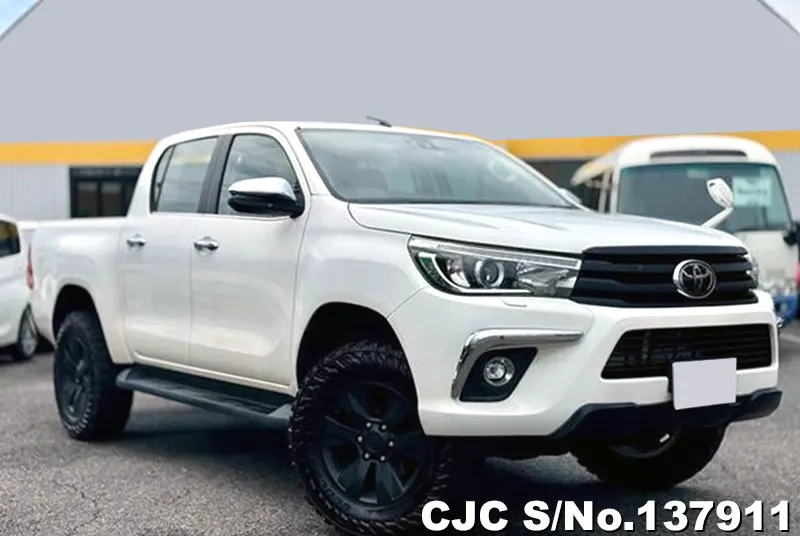 Toyota Hilux in White for Sale Image 0