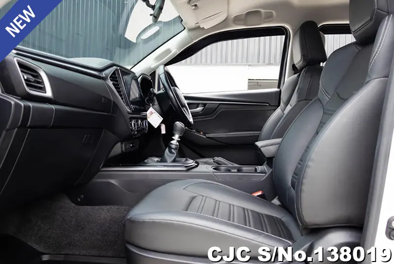 Isuzu D-Max in White for Sale Image 10
