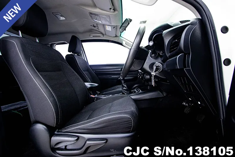 Toyota Hilux in White for Sale Image 6