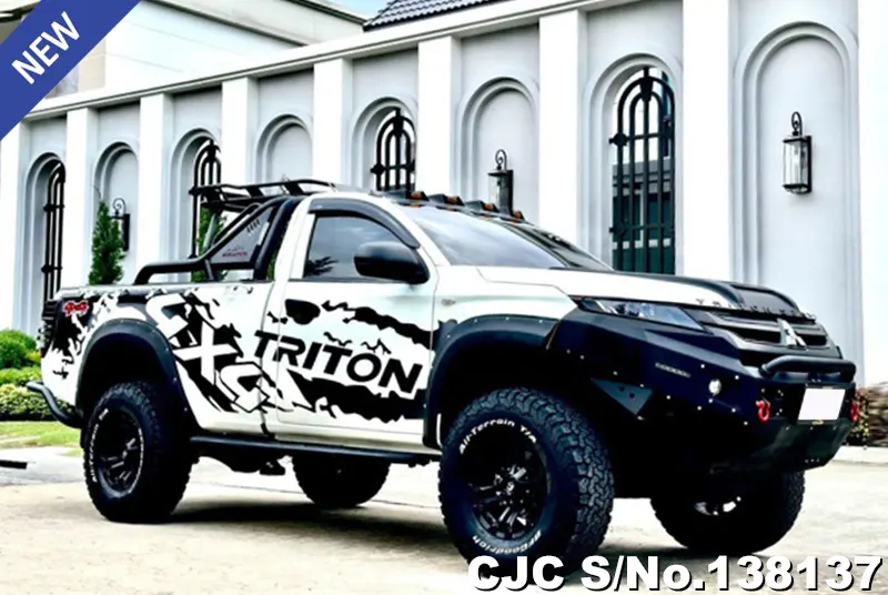 Mitsubishi Triton in White for Sale Image 0
