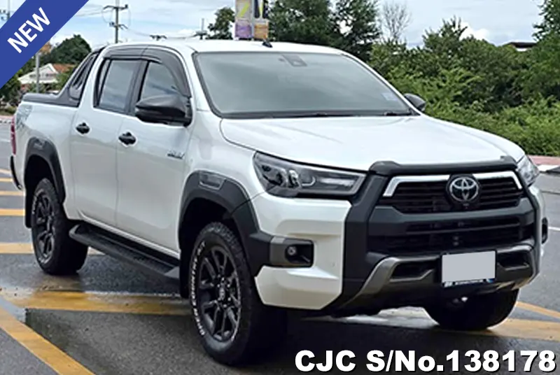 Toyota Hilux in White for Sale Image 0
