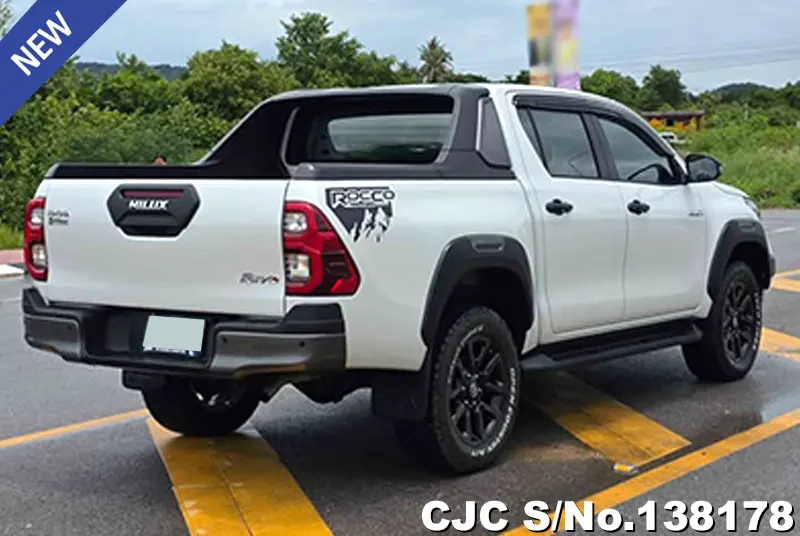 Toyota Hilux in White for Sale Image 2