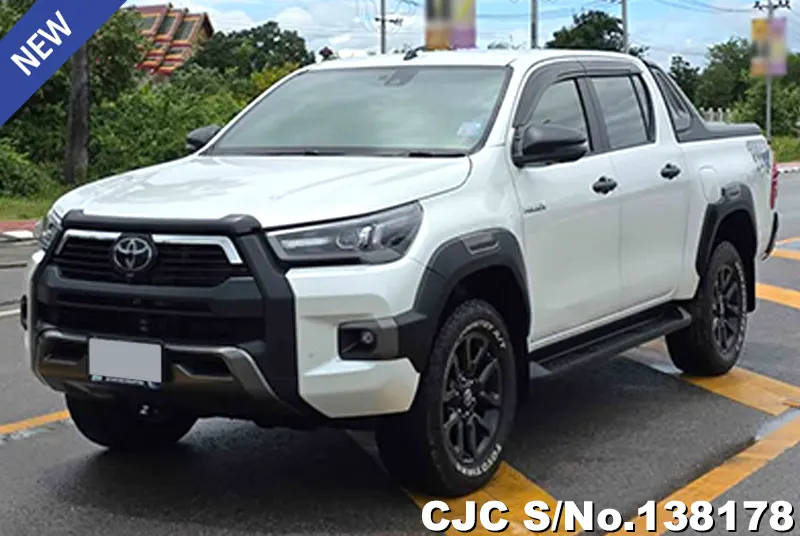 Toyota Hilux in White for Sale Image 3
