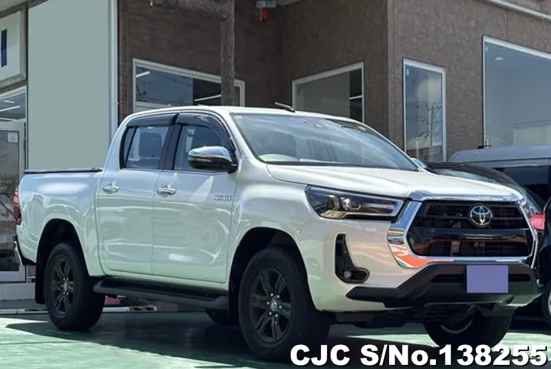 Toyota Hilux in White for Sale Image 0