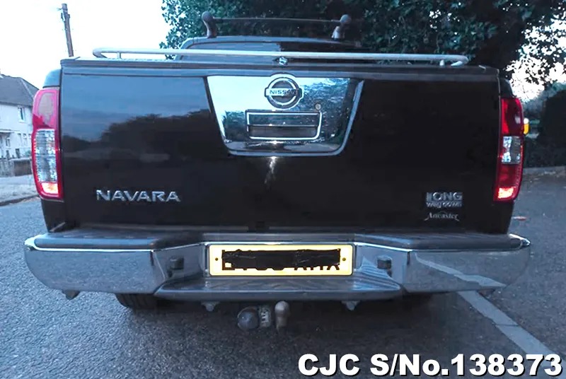 Nissan Navara in Black for Sale Image 5