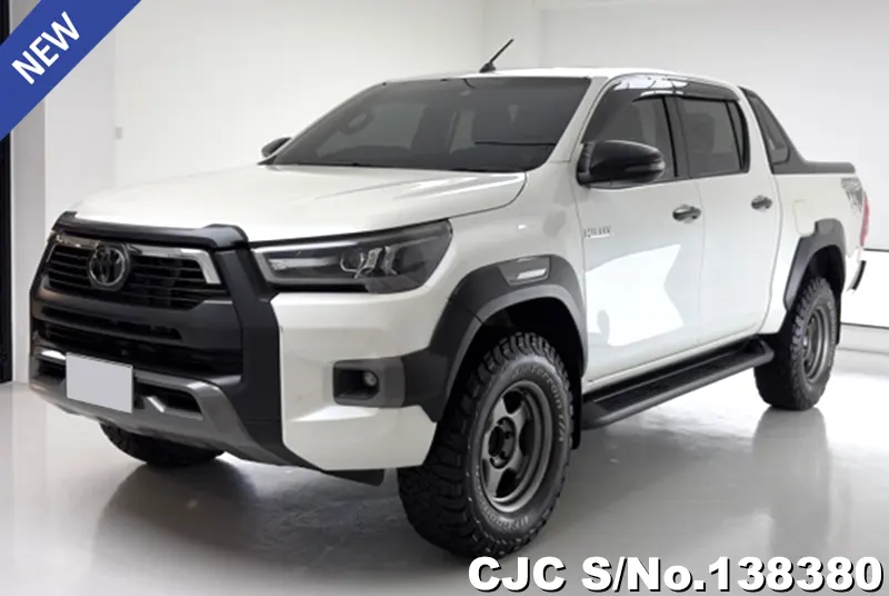 Toyota Hilux in White for Sale Image 2