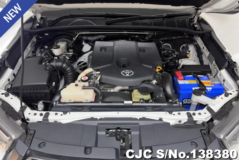 Toyota Hilux in White for Sale Image 9