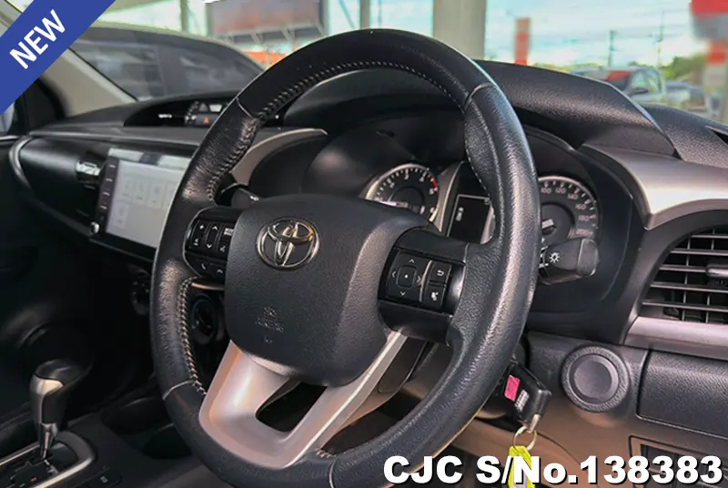 Toyota Hilux in Gray for Sale Image 7