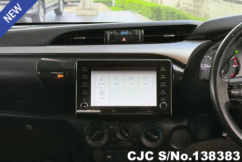 Toyota Hilux in Gray for Sale Image 12