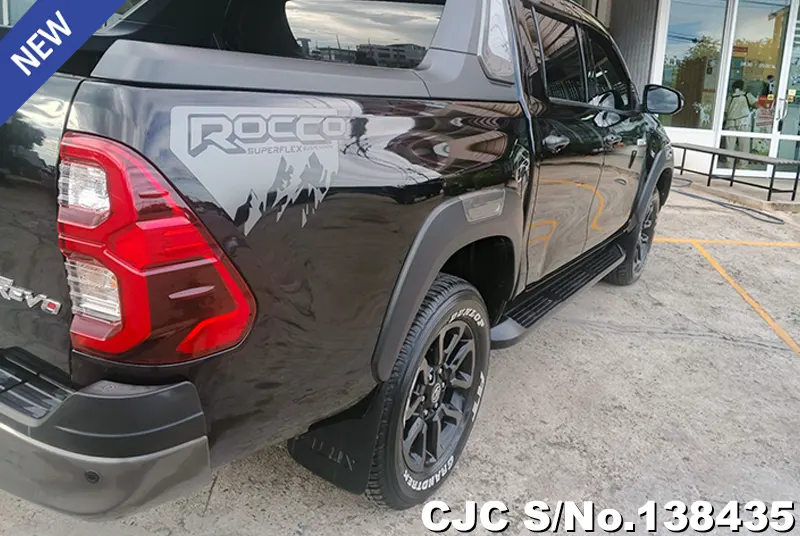Toyota Hilux in Oxide Bronze Metallic for Sale Image 2
