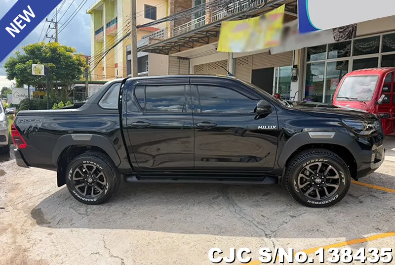 Toyota Hilux in Oxide Bronze Metallic for Sale Image 6