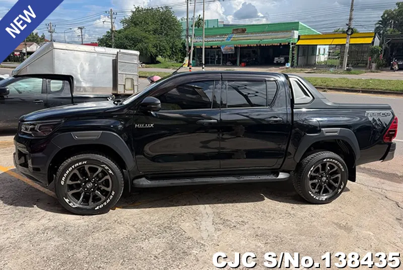Toyota Hilux in Oxide Bronze Metallic for Sale Image 7