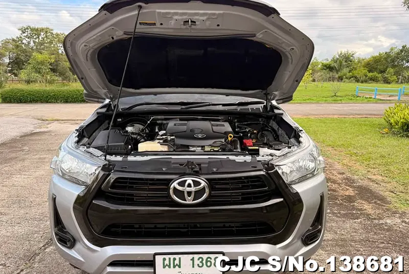Toyota Hilux in Silver for Sale Image 10