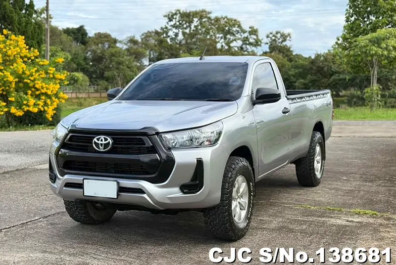 Toyota Hilux in Silver for Sale Image 2