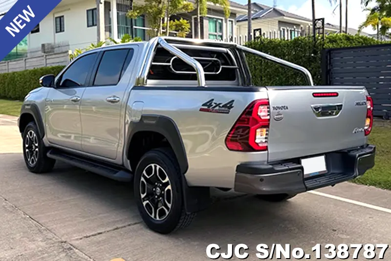Toyota Hilux in Gray for Sale Image 1