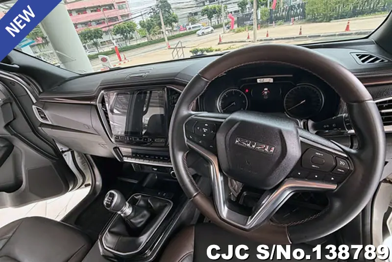 Isuzu D-Max in White for Sale Image 8