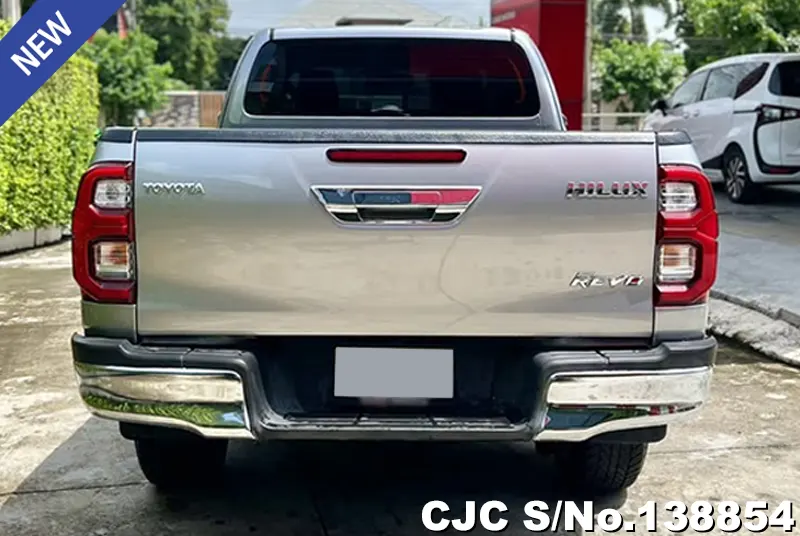 Toyota Hilux in Gray for Sale Image 5