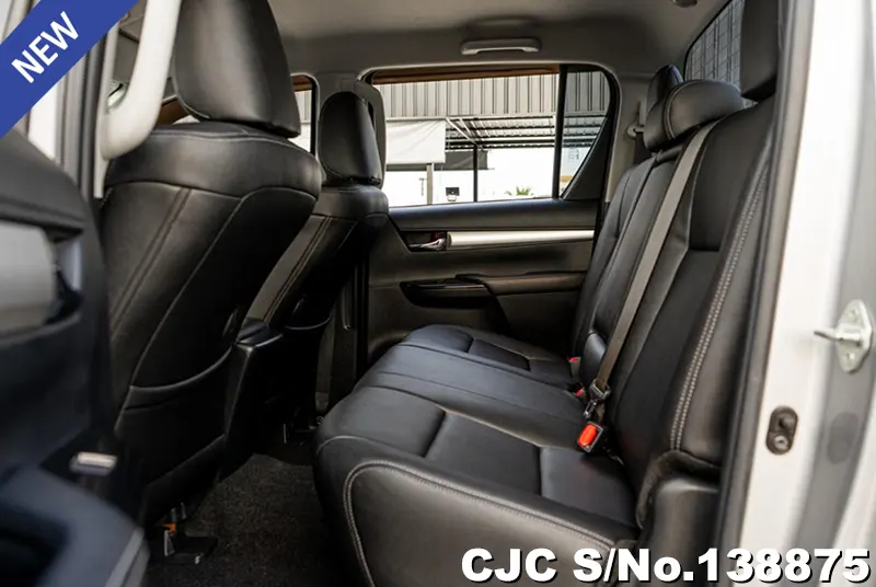Toyota Hilux in Silver for Sale Image 13
