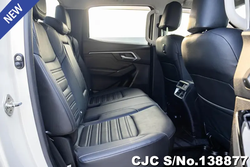 Isuzu D-Max in White for Sale Image 11