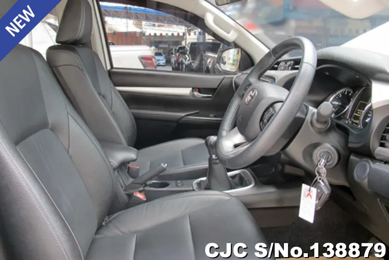 Toyota Hilux in White for Sale Image 7