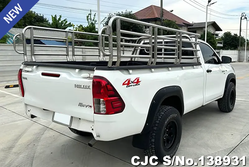 Toyota Hilux in White for Sale Image 2