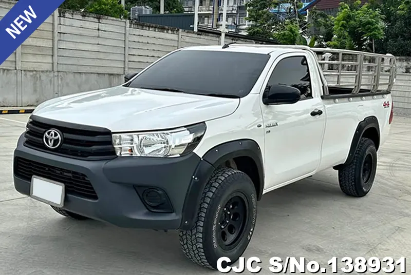 Toyota Hilux in White for Sale Image 3