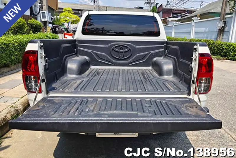 Toyota Hilux in White for Sale Image 7