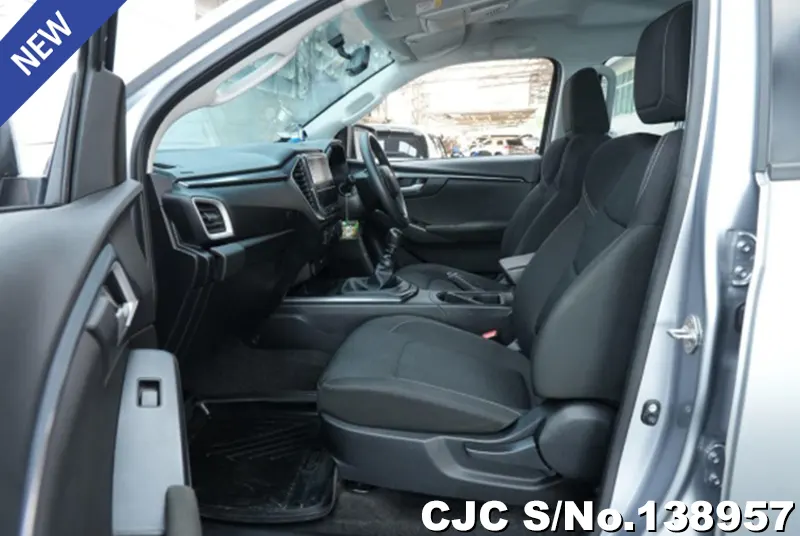 Isuzu D-Max in Silver for Sale Image 7