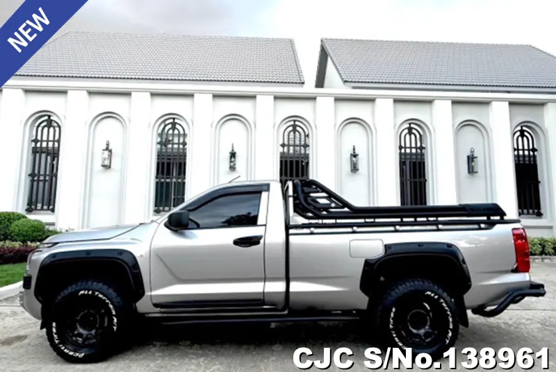 Mitsubishi Triton in Gray for Sale Image 7