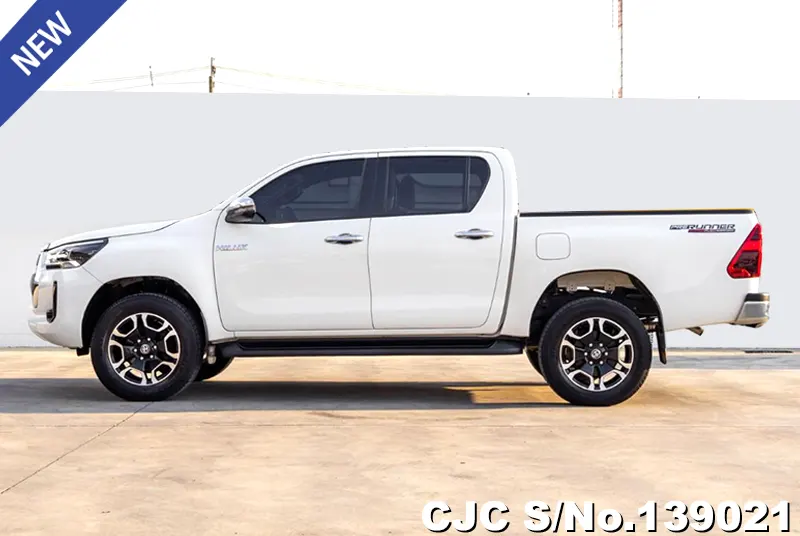 Toyota Hilux in White for Sale Image 7