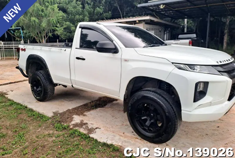 Mitsubishi Triton in White for Sale Image 0