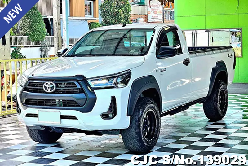 Toyota Hilux in White for Sale Image 3