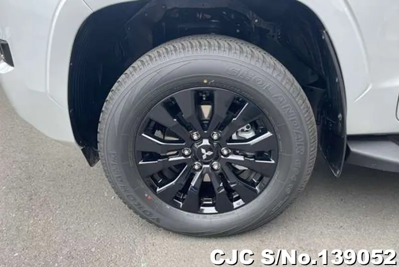 Mitsubishi Triton in White for Sale Image 26