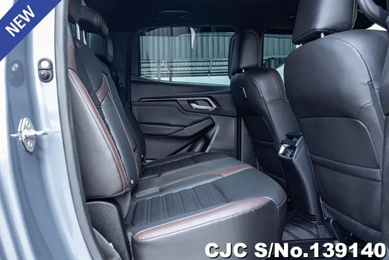 Isuzu D-Max in Gray for Sale Image 11